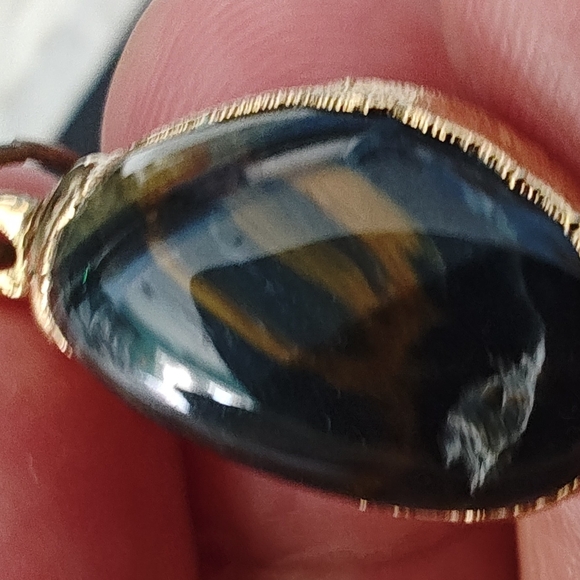 7 Pieces Gold-tone And Silver-tone Pendants - Picture 5 of 16